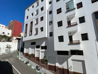 شقة جديدة للبيع في منطقة حيوية وسط مدينة تطوان